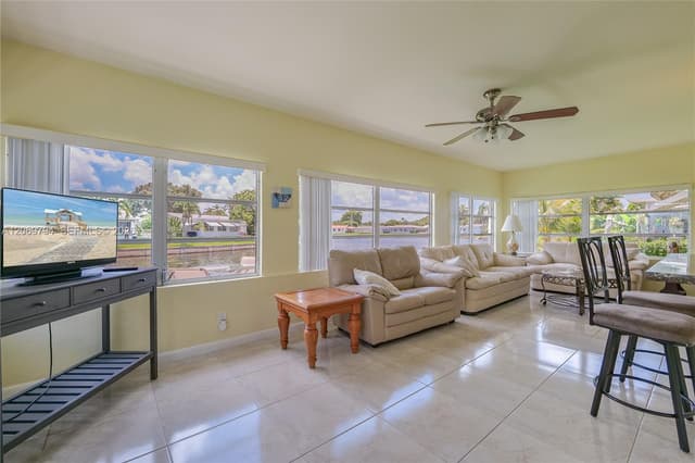 4712 NW 47th Ter, Tamarac FL 33319 - Tamarac, FL - Photo 7