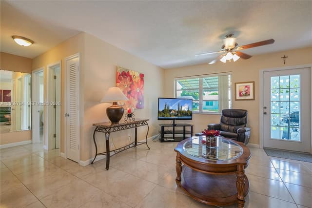4712 NW 47th Ter, Tamarac FL 33319 - Tamarac, FL - Photo 4
