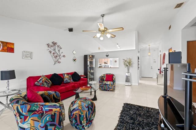 9 Danby Place, Boynton Beach FL 33426 - Boynton Beach, FL - Photo 5