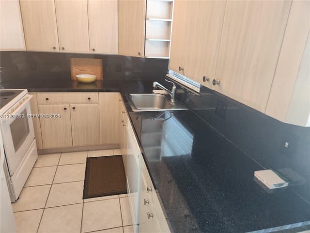 524 Tilford X # 524, Deerfield Beach FL 33442 - Deerfield Beach, FL - Photo 6