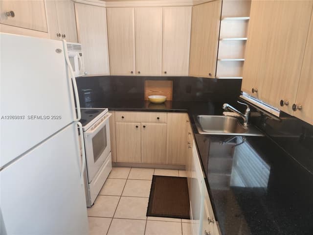 524 Tilford X # 524, Deerfield Beach FL 33442 - Deerfield Beach, FL - Photo 5