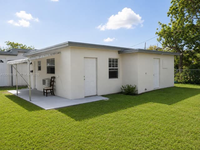 325 NE 108th St, Miami FL 33161 - Miami, FL - Photo 2