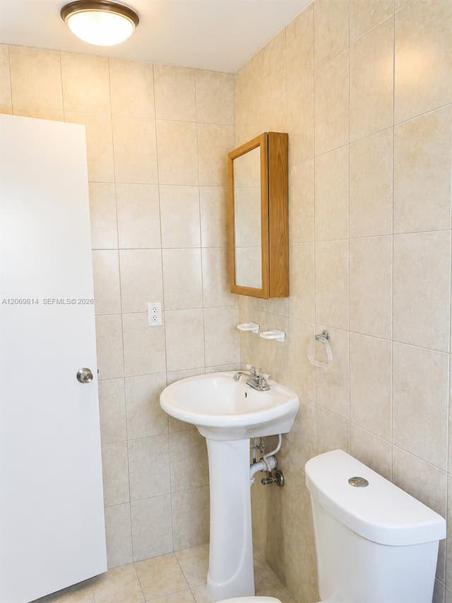 325 NE 108th St, Miami FL 33161 - Miami, FL - Photo 7