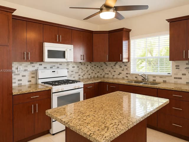 325 NE 108th St, Miami FL 33161 - Miami, FL - Photo 3