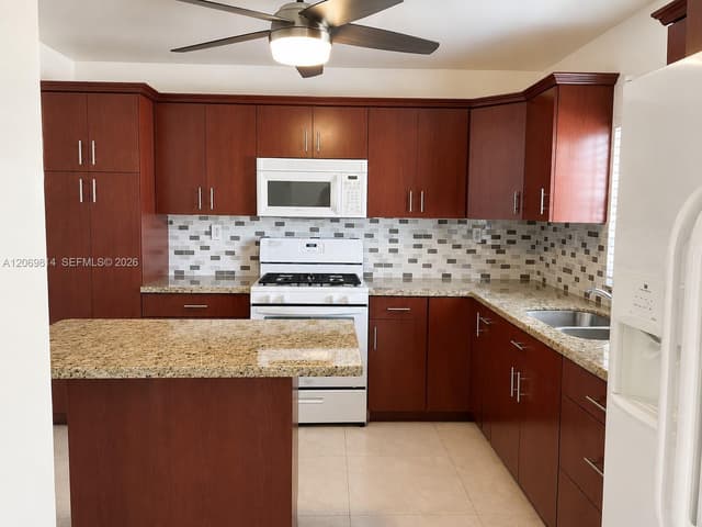 325 NE 108th St, Miami FL 33161 - Miami, FL - Photo 4