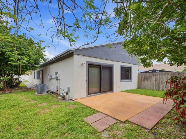 5088 NW 5TH Street, Delray Beach FL 33445 - Delray Beach, FL - Photo 6