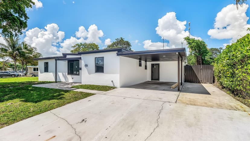 118 NEWTON Road, West Park FL 33023