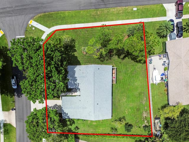 12373 Sawgrass Court, Wellington FL 33414 - Wellington, FL - Photo 2
