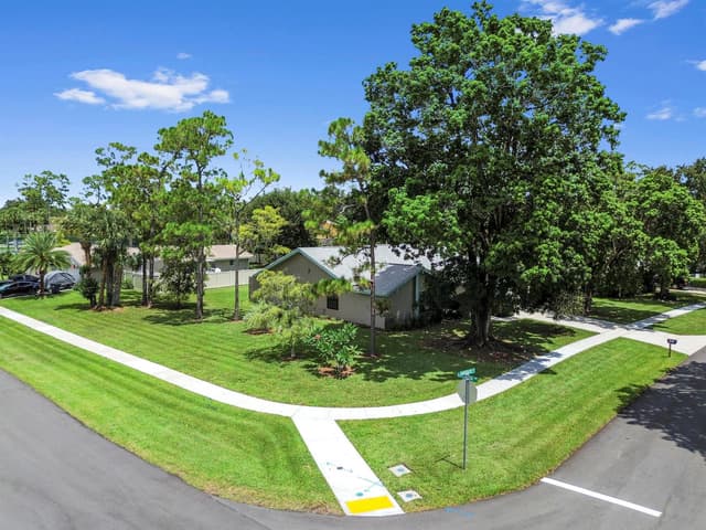 12373 Sawgrass Court, Wellington FL 33414 - Wellington, FL - Photo 3