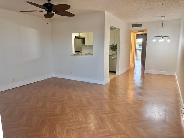 200 Village Green Circle E # 311, Palm Springs FL 33461 - Palm Springs, FL - Photo 7
