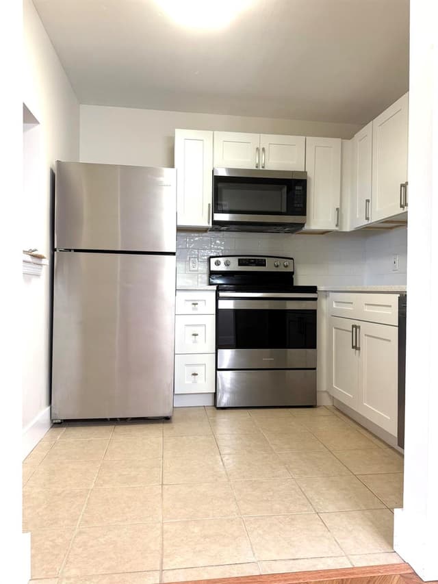 200 Village Green Circle E # 311, Palm Springs FL 33461 - Palm Springs, FL - Photo 3