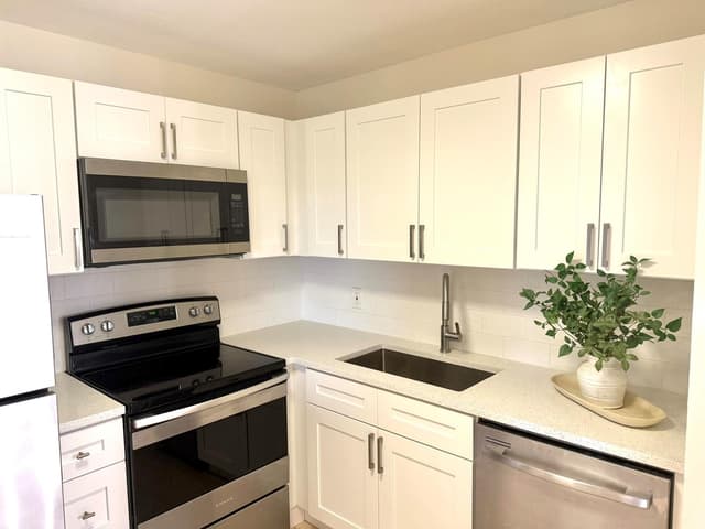 200 Village Green Circle E # 311, Palm Springs FL 33461 - Palm Springs, FL - Photo 4