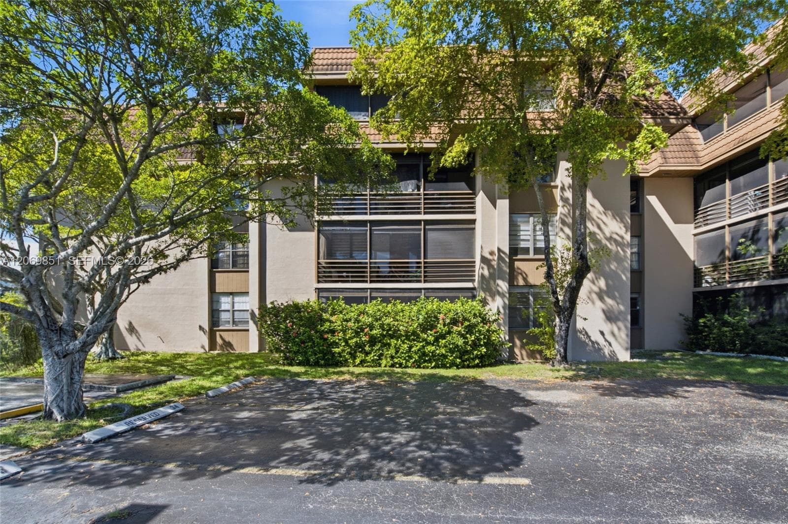 661 NE 195th St # 104, Miami FL 33179 - Miami, FL - Photo 1