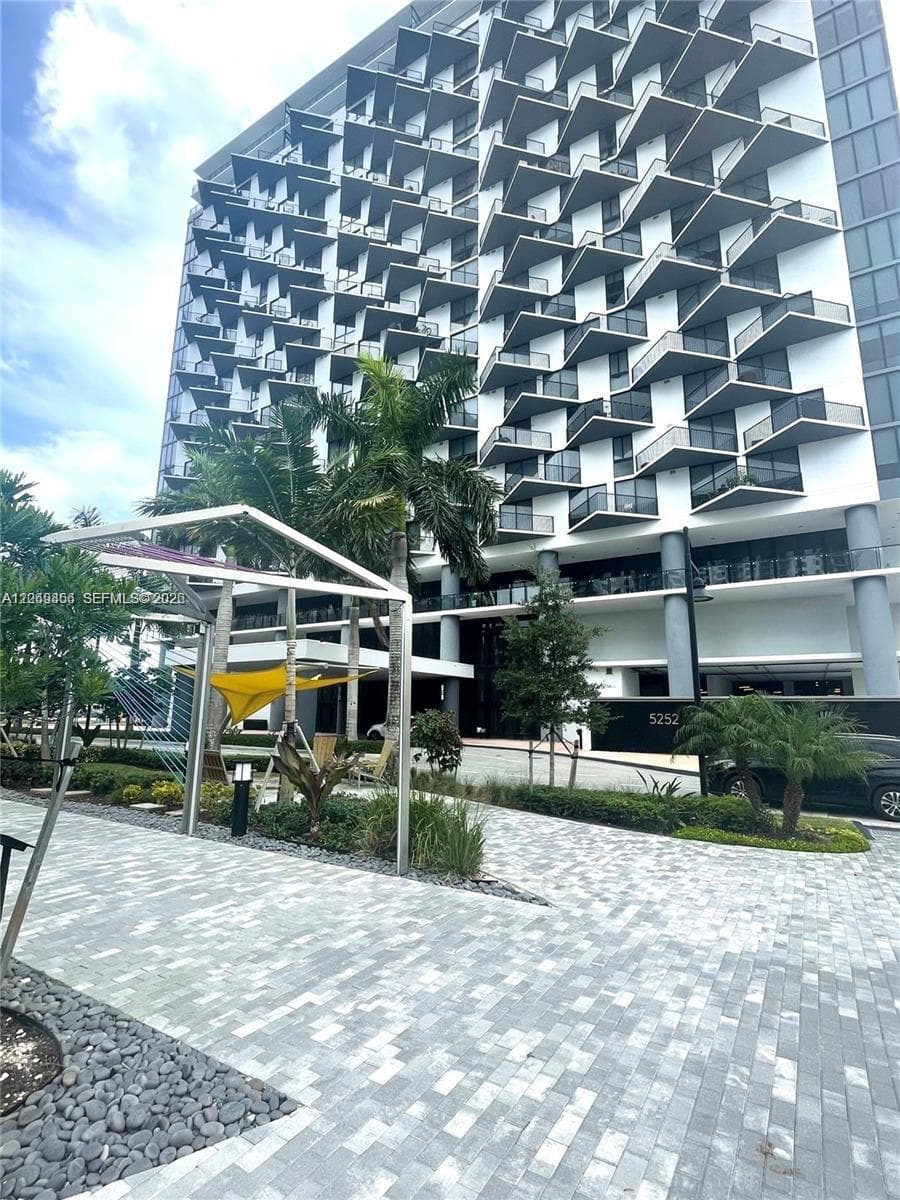 5252 NW 85th Ave # 1608, Doral FL 33166 - Doral, FL - Photo 1