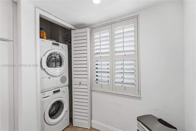 3970 Oaks Clubhouse Dr # 306, Pompano Beach FL 33069 - Pompano Beach, FL - Photo 6