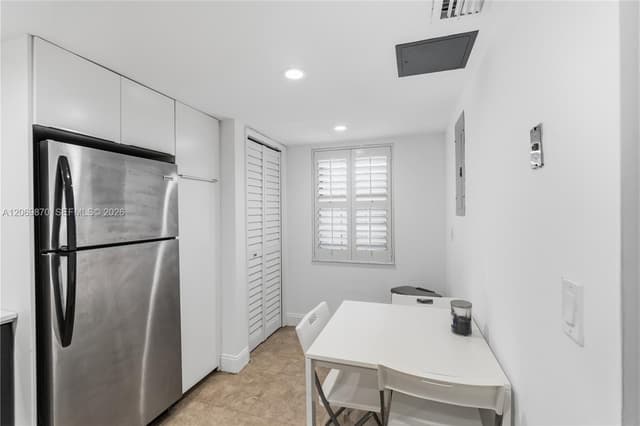 3970 Oaks Clubhouse Dr # 306, Pompano Beach FL 33069 - Pompano Beach, FL - Photo 5