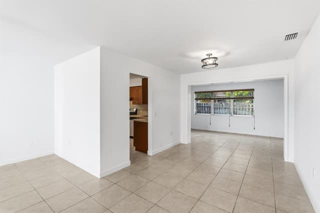 10690 NW 27TH Court, Sunrise FL 33322 - Sunrise, FL - Photo 6
