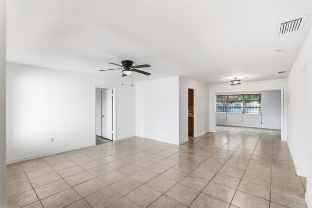 10690 NW 27TH Court, Sunrise FL 33322 - Sunrise, FL - Photo 3