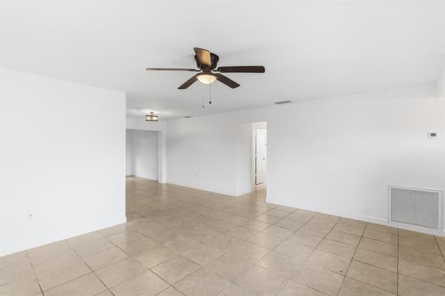 10690 NW 27TH Court, Sunrise FL 33322 - Sunrise, FL - Photo 4