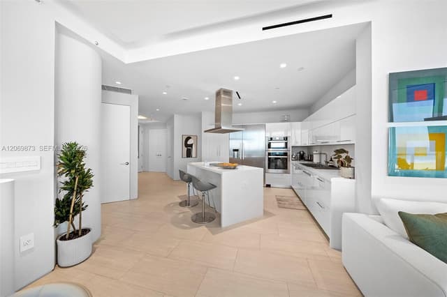 100 S Pointe Dr # 1409, Miami Beach FL 33139 - Miami Beach, FL - Photo 4
