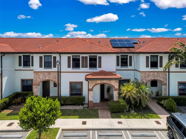 10615 W 34th Ct, Hialeah FL 33018 - Hialeah, FL - Photo 2