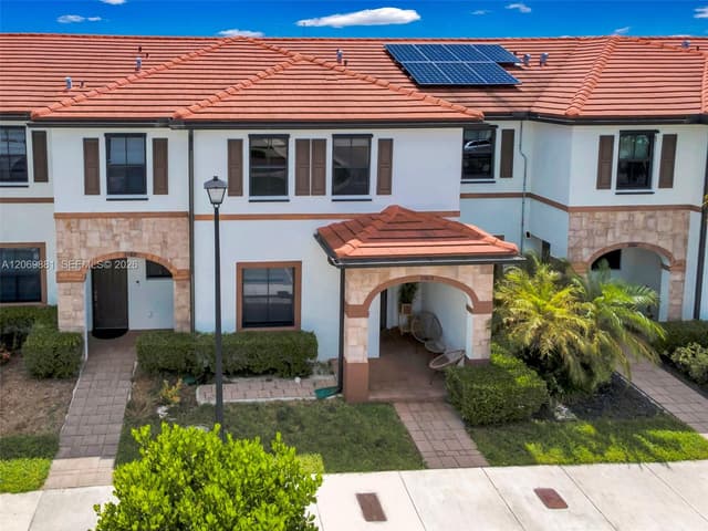 10615 W 34th Ct, Hialeah FL 33018 - Hialeah, FL - Photo 3