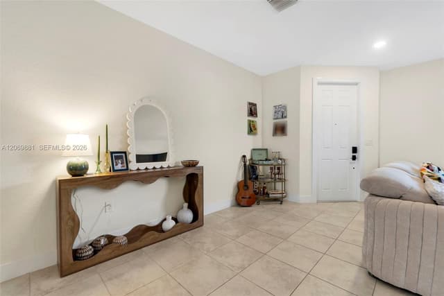 10615 W 34th Ct, Hialeah FL 33018 - Hialeah, FL - Photo 5
