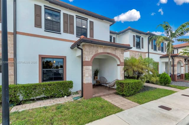 10615 W 34th Ct, Hialeah FL 33018 - Hialeah, FL - Photo 4