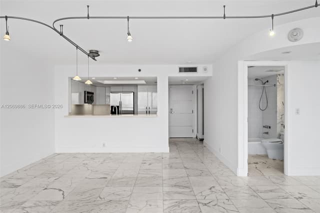 400 S Pointe Dr # 1905, Miami Beach FL 33139 - Miami Beach, FL - Photo 4