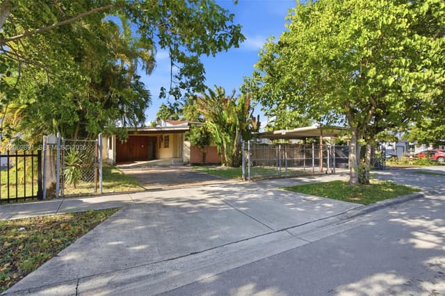 621 SE 4th St, Hialeah FL 33010 - Hialeah, FL - Photo 7