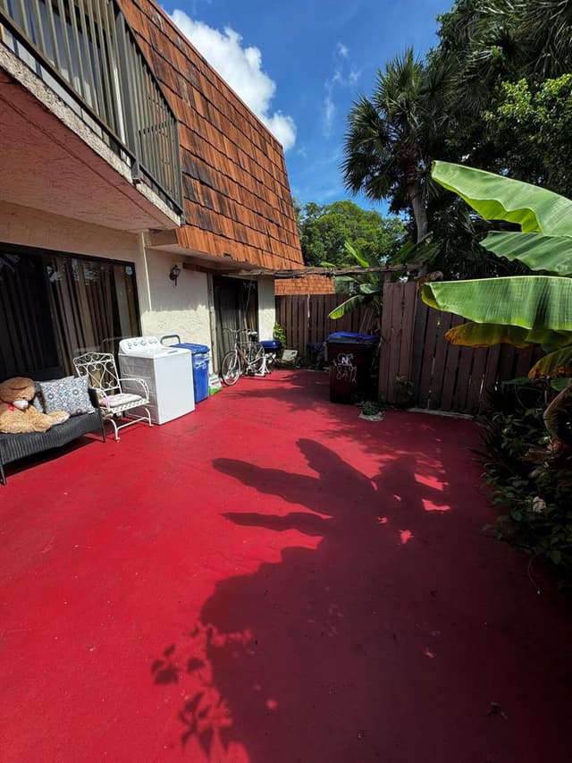 8492 S Coral Circle, North Lauderdale FL 33068 - North Lauderdale, FL - Photo 7