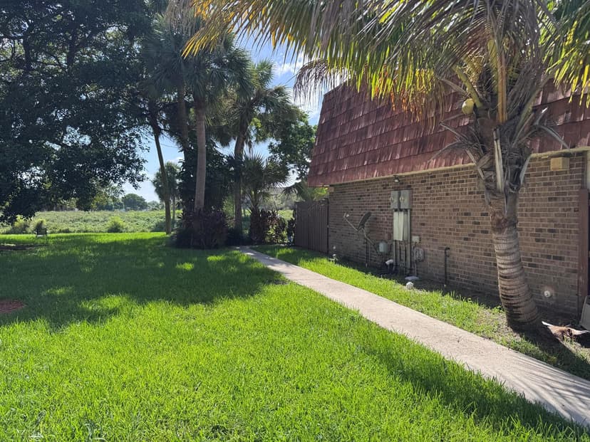 8492 S Coral Circle, North Lauderdale FL 33068