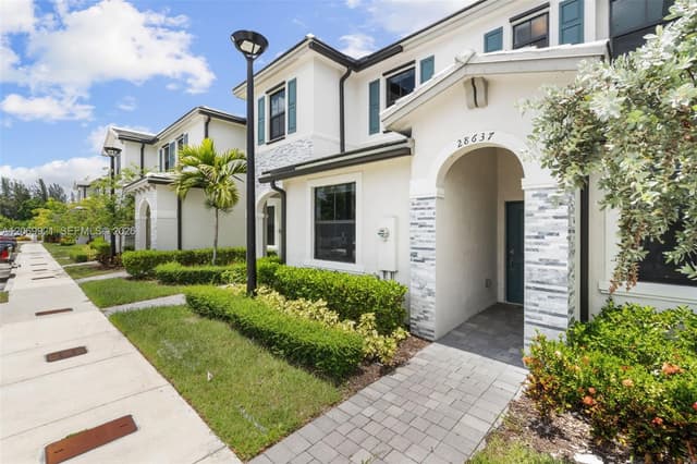 28637 SW 132nd Ct, Homestead FL 33033 - Homestead, FL - Photo 2