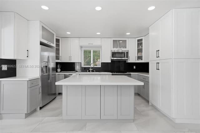1580 NE 34th St, Oakland Park FL 33334 - Oakland Park, FL - Photo 3