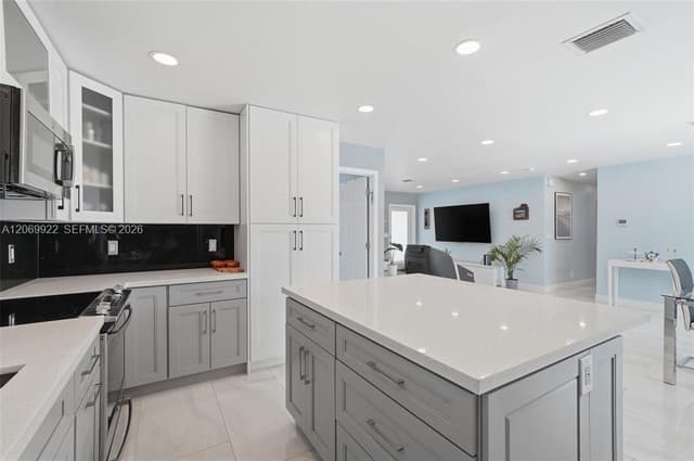 1580 NE 34th St, Oakland Park FL 33334 - Oakland Park, FL - Photo 5