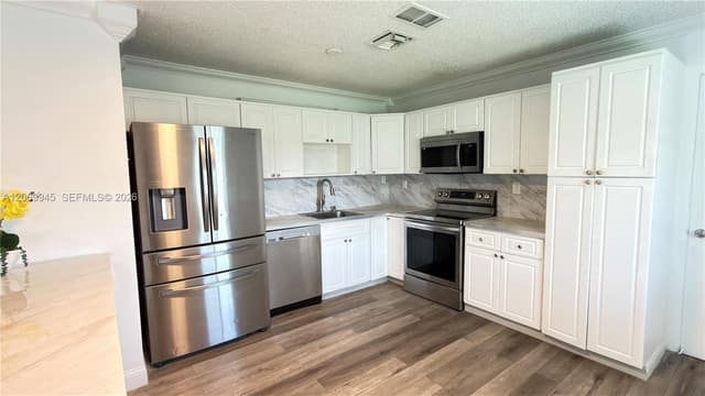 8151 SW 7th St, North Lauderdale FL 33068 - North Lauderdale, FL - Photo 5
