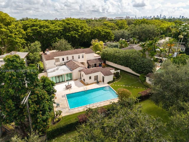 4128 Pinta Ct, Coral Gables FL 33146 - Coral Gables, FL - Photo 2