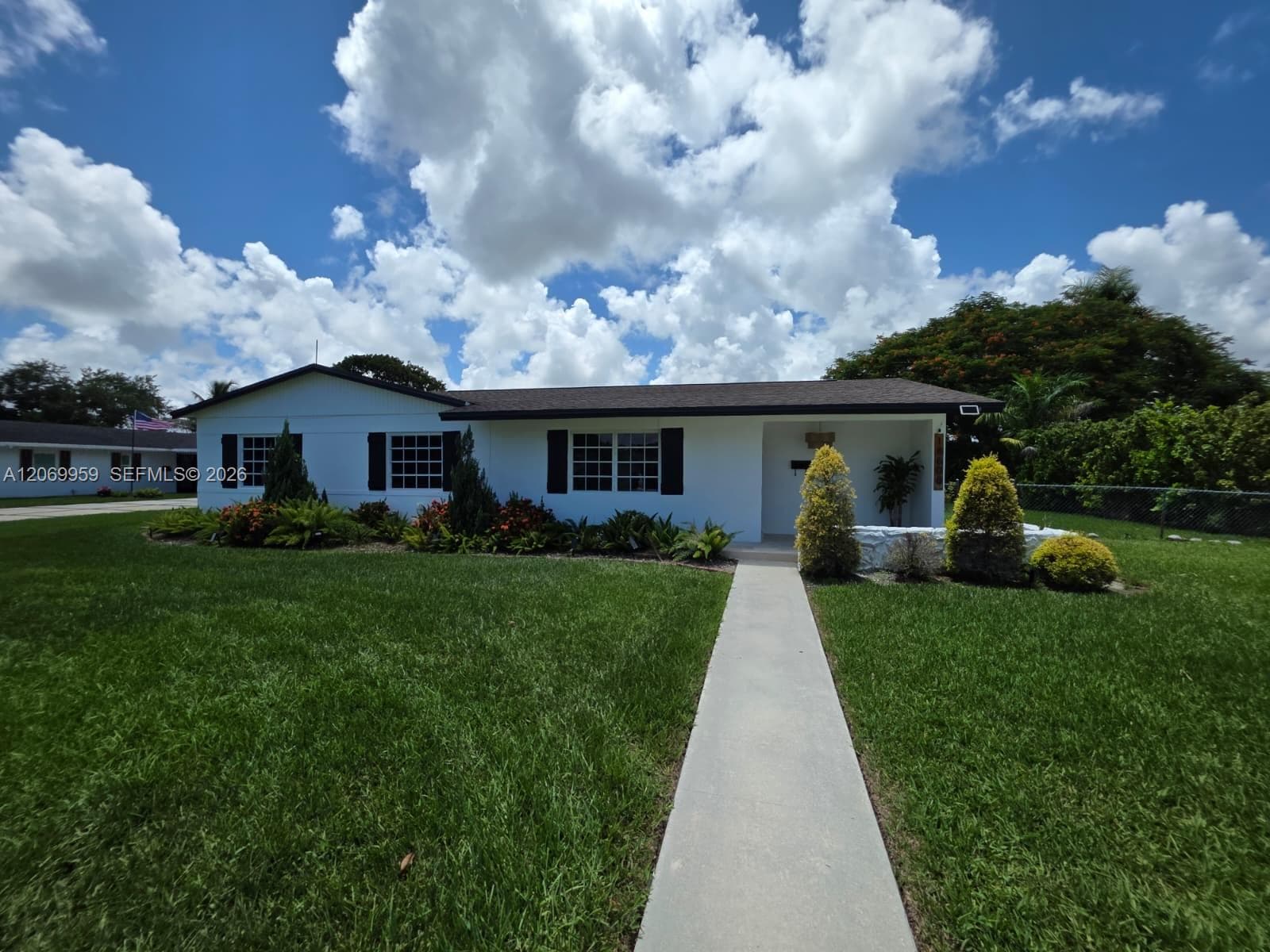 18608 SW 93rd Pl, Cutler Bay FL 33157 - Cutler Bay, FL - Photo 1