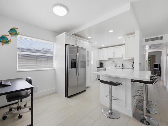 573 Brittany L, Delray Beach FL 33446 - Delray Beach, FL - Photo 2
