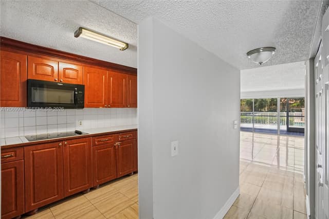661 N University Dr # 103, Pembroke Pines FL 33024 - Pembroke Pines, FL - Photo 2