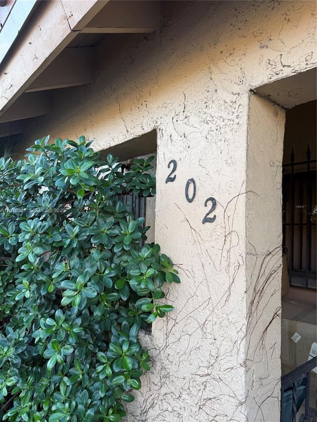 7772 W 29th Way # 202, Hialeah FL 33018 - Hialeah, FL - Photo 2