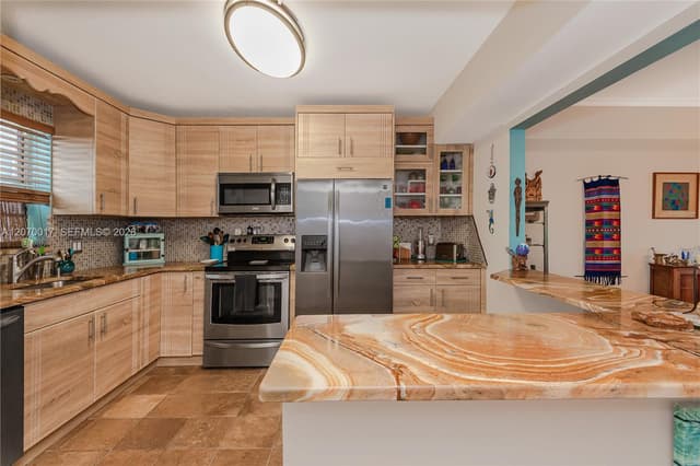 3051 NE 48th St # 406, Fort Lauderdale FL 33308 - Fort Lauderdale, FL - Photo 5