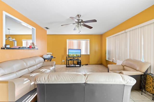 4786 Pine Cone Lane, West Palm Beach FL 33417 - West Palm Beach, FL - Photo 6