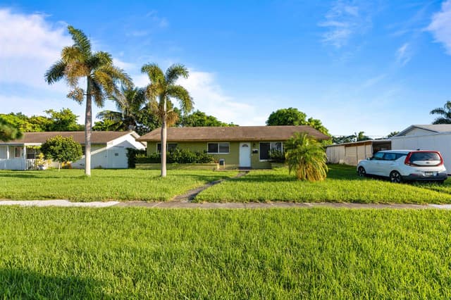 4786 Pine Cone Lane, West Palm Beach FL 33417 - West Palm Beach, FL - Photo 3