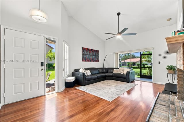 10852 Cypress Glen Dr, Coral Springs FL 33071 - Coral Springs, FL - Photo 5