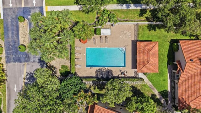10852 Cypress Glen Dr, Coral Springs FL 33071 - Coral Springs, FL - Photo 4