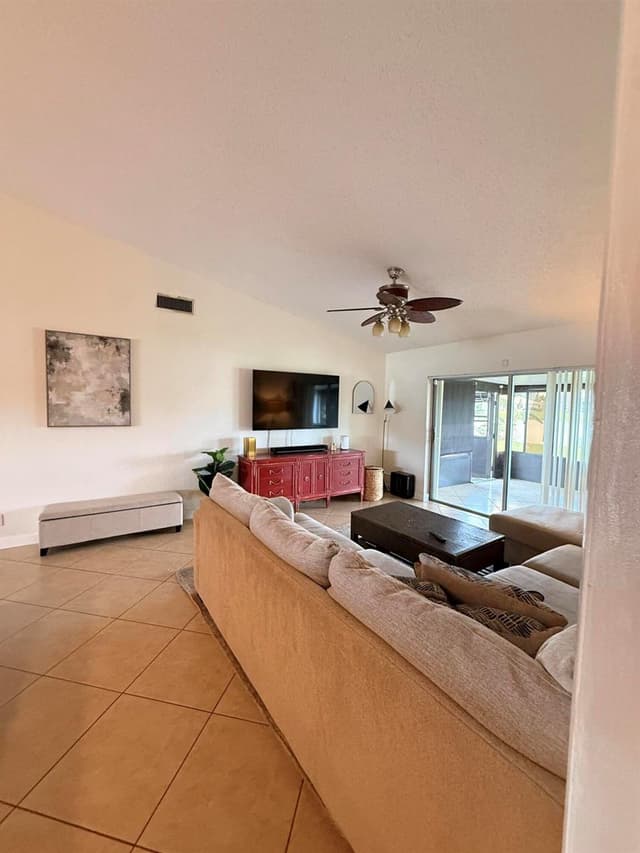 8499 Lakepoint Court, Lake Worth FL 33467 - Lake Worth, FL - Photo 6