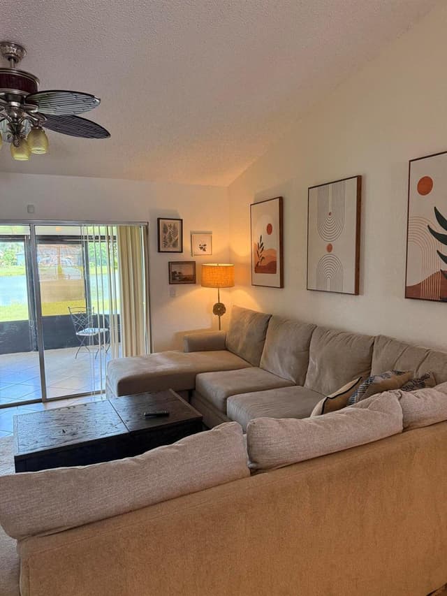 8499 Lakepoint Court, Lake Worth FL 33467 - Lake Worth, FL - Photo 4