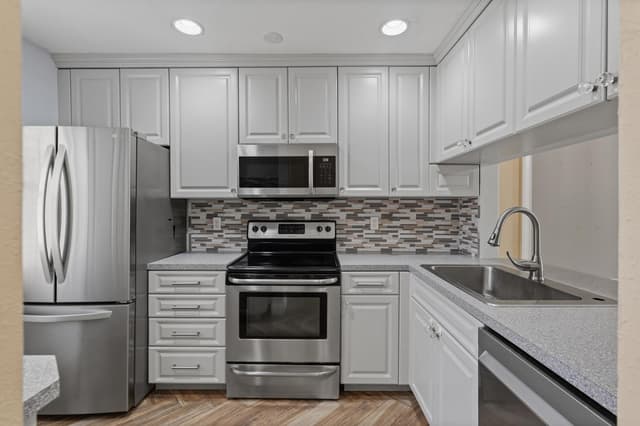 10927 NW 29TH Court, Sunrise FL 33322 - Sunrise, FL - Photo 4