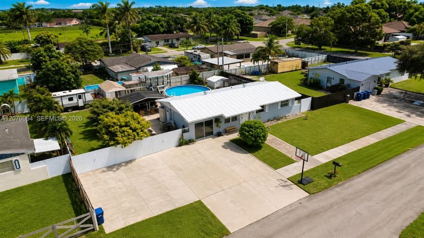 19221 SW 319th St, Homestead FL 33030